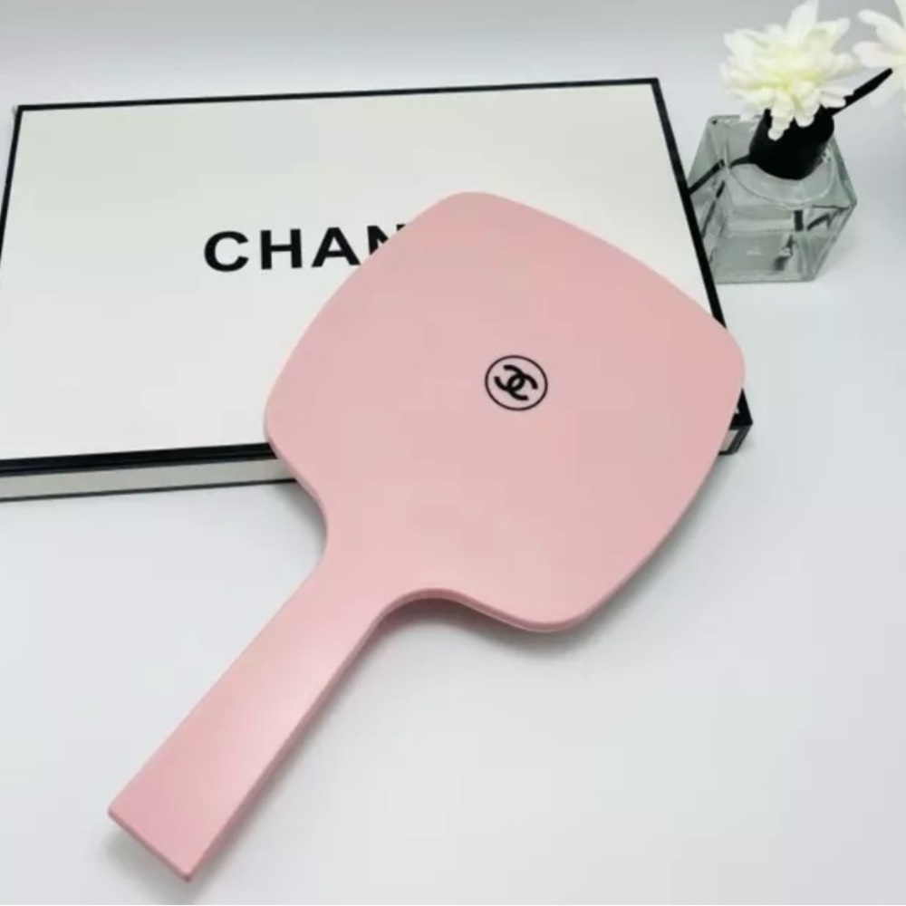 CHANEL BEAUTÊ Handheld Mirror